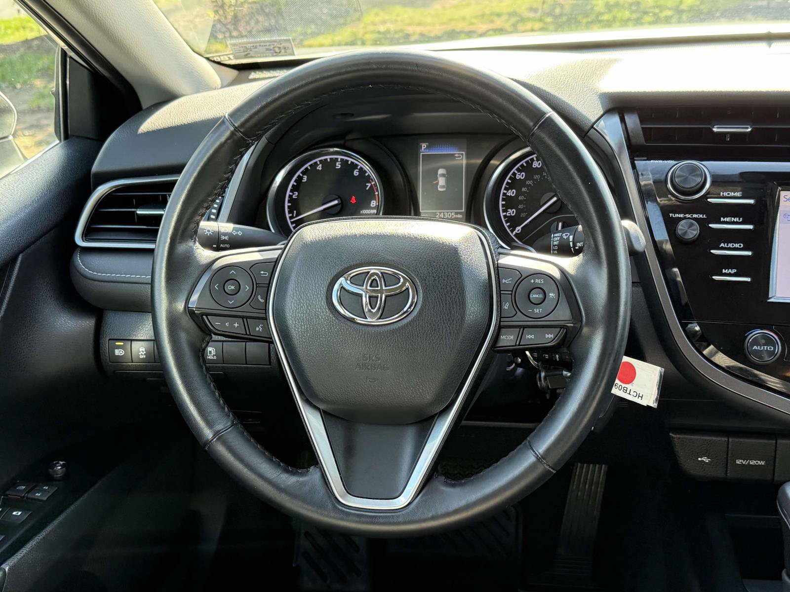 Used 2020 Toyota Camry SE FWD image 9