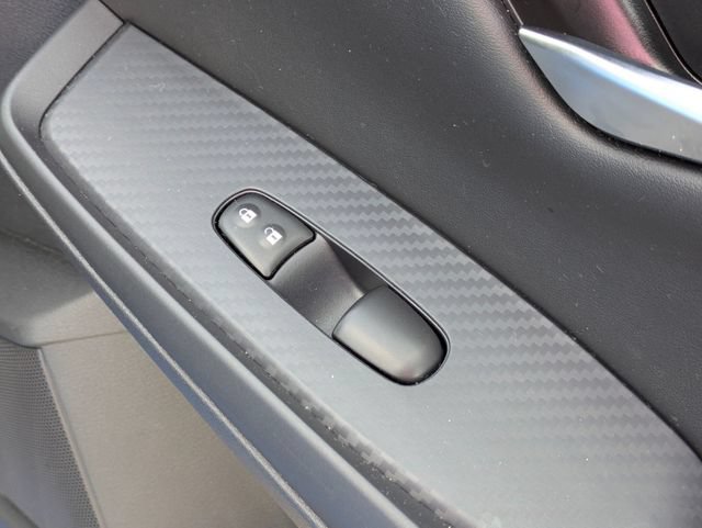 Used 2025 Nissan Sentra SV FWD image 33