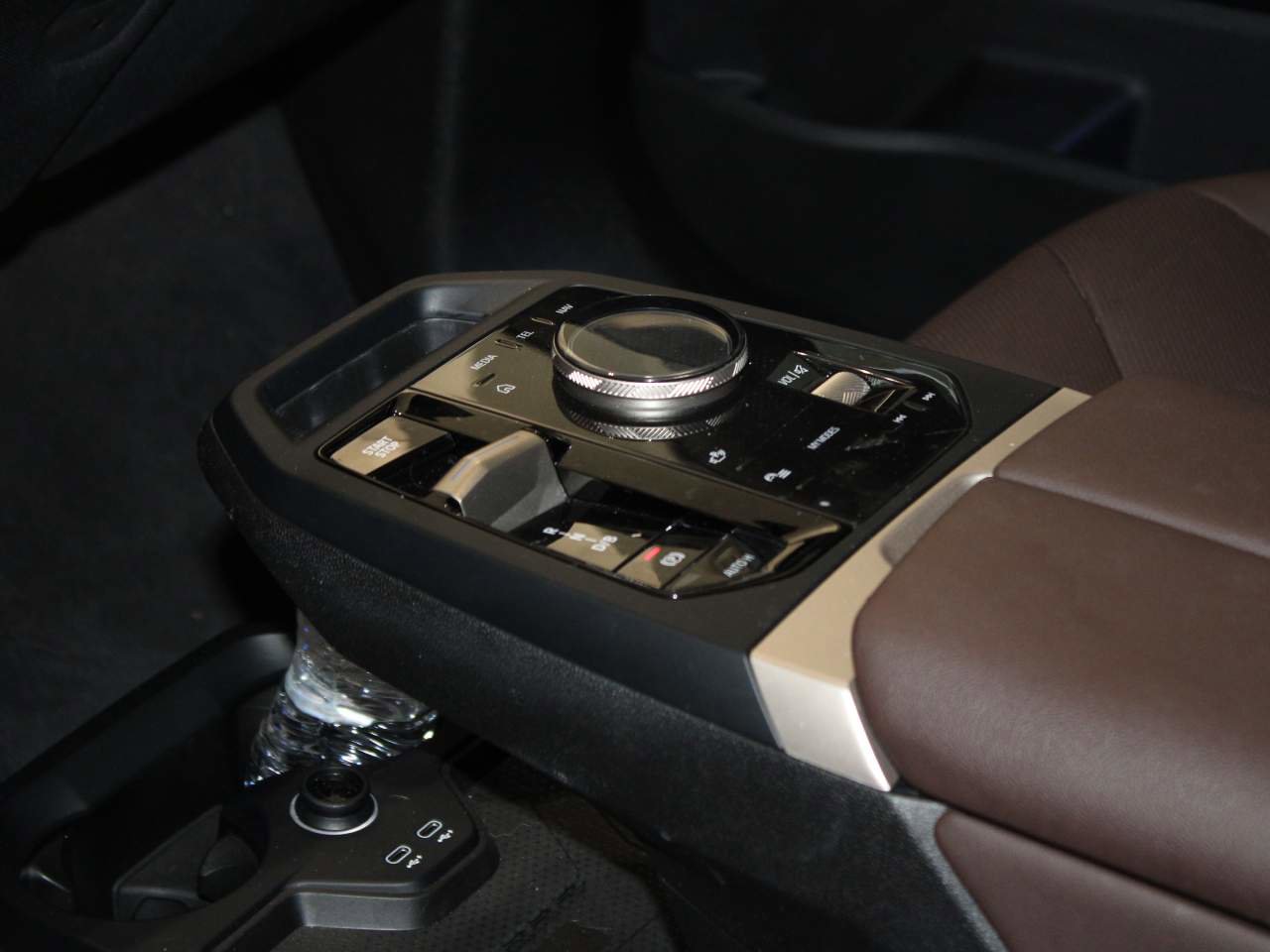 Certified 2025 BMW iX xDrive50 image 12