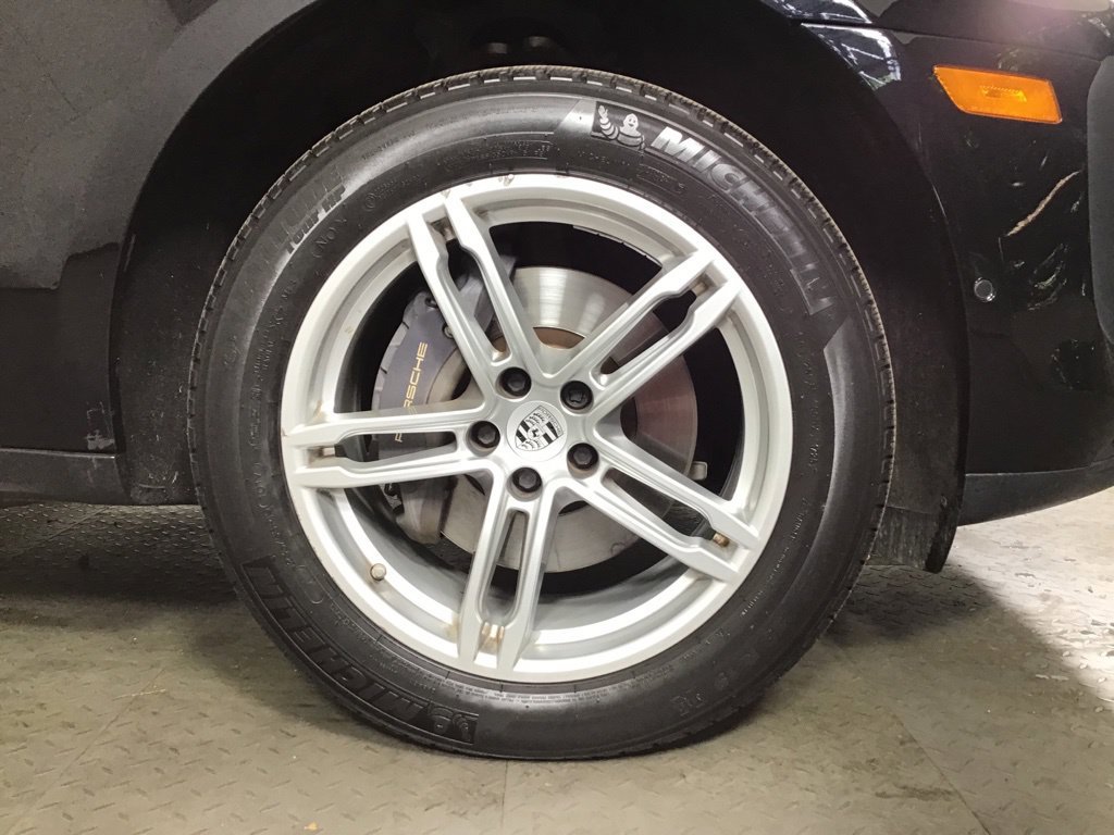 Certified 2023 Porsche Macan Turbo AWD/4WD image 14