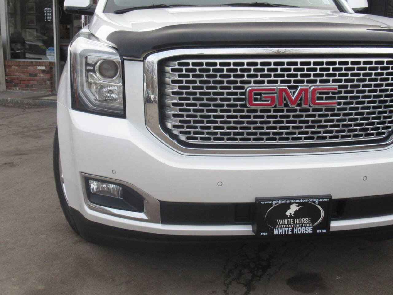 Used 2017 GMC Yukon Denali w/ Open Road Package AWD/4WD image 3