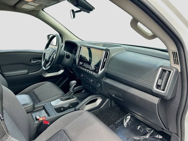 Certified 2025 Nissan Frontier SV RWD image 22