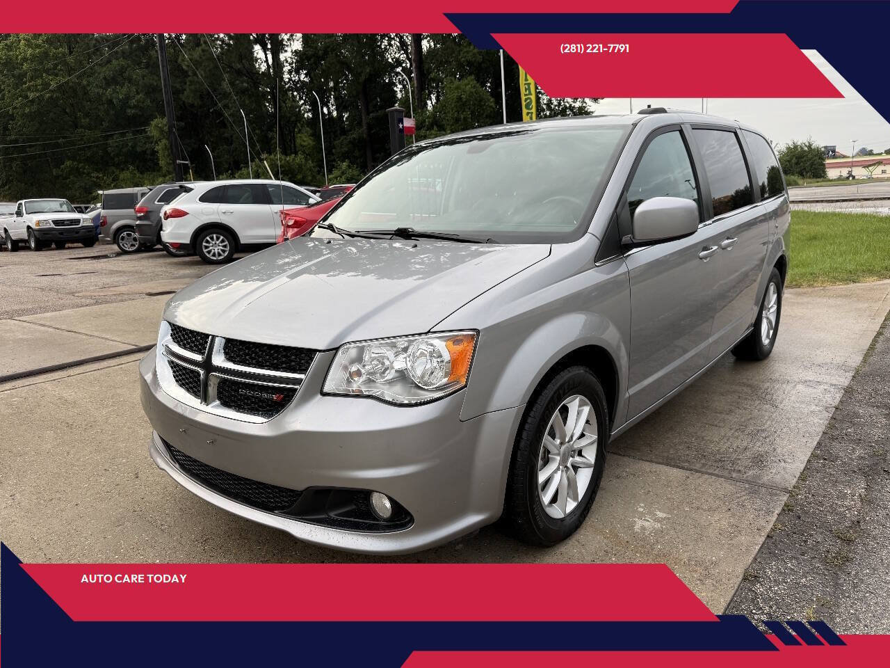 Used 2019 Dodge Grand Caravan SXT FWD image 2