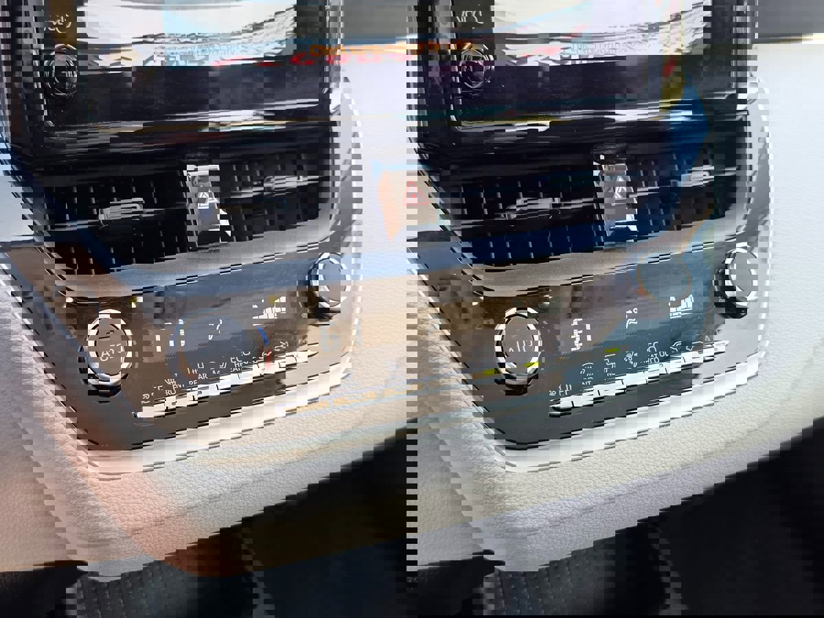 Used 2023 Toyota Corolla LE image 36