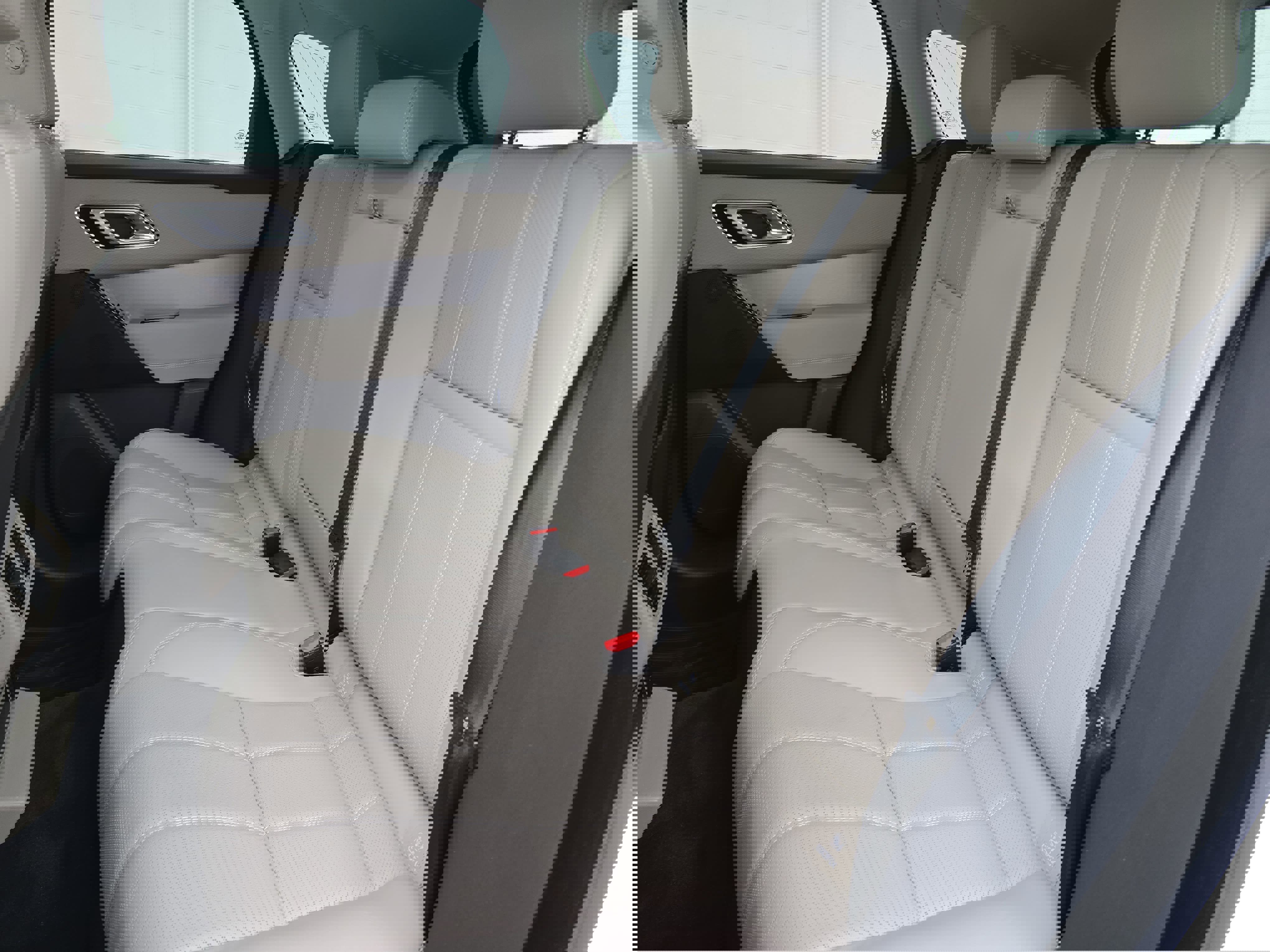 Used 2023 Land Rover Range Rover Velar R-Dynamic S image 14