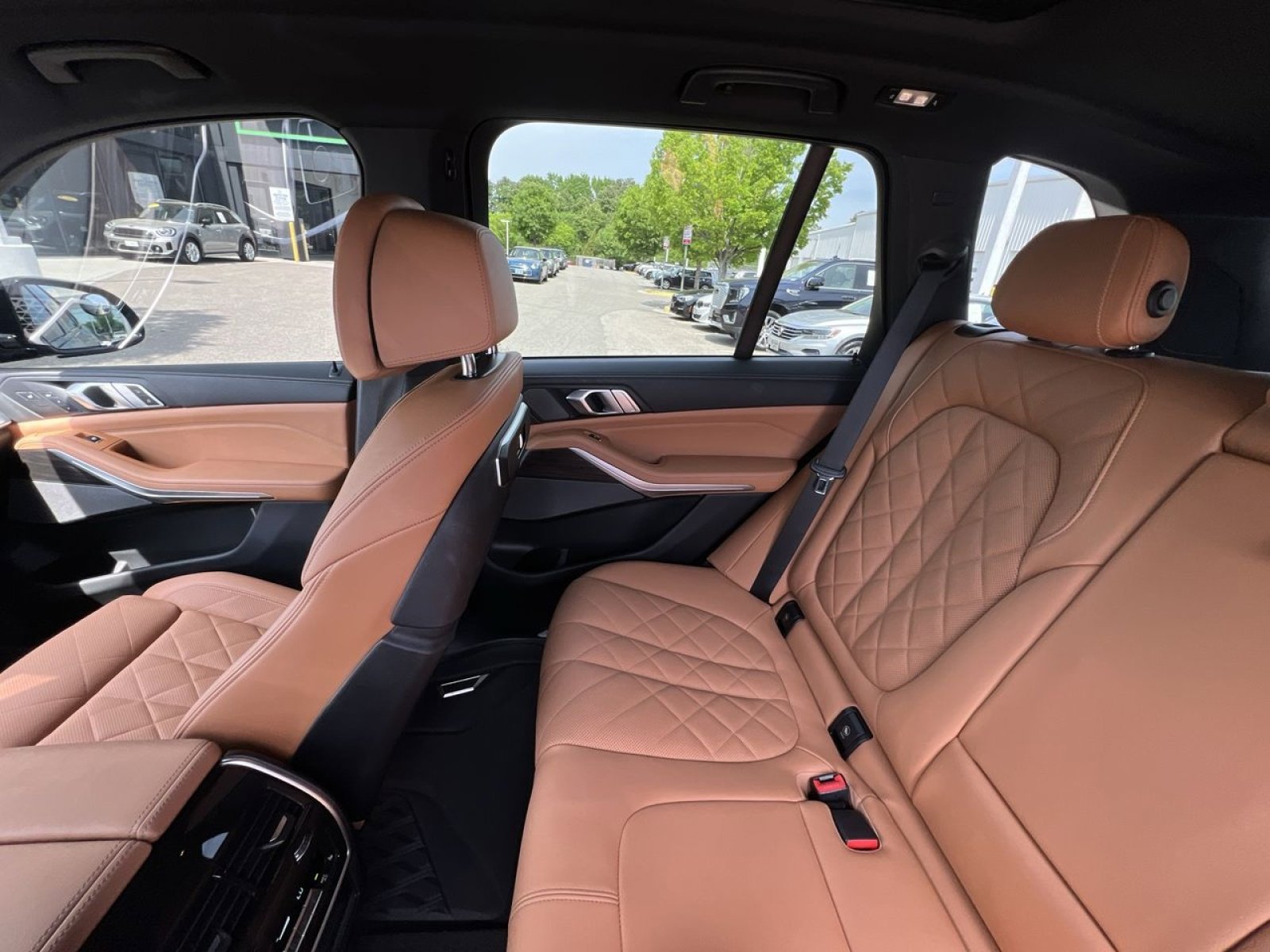 Used 2024 BMW X5 xDrive40i w/ M Sport Package image 3