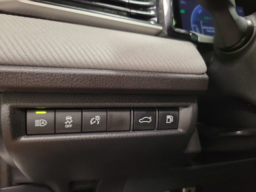 Used 2025 Toyota Camry SE w/ Convenience Package FWD image 28