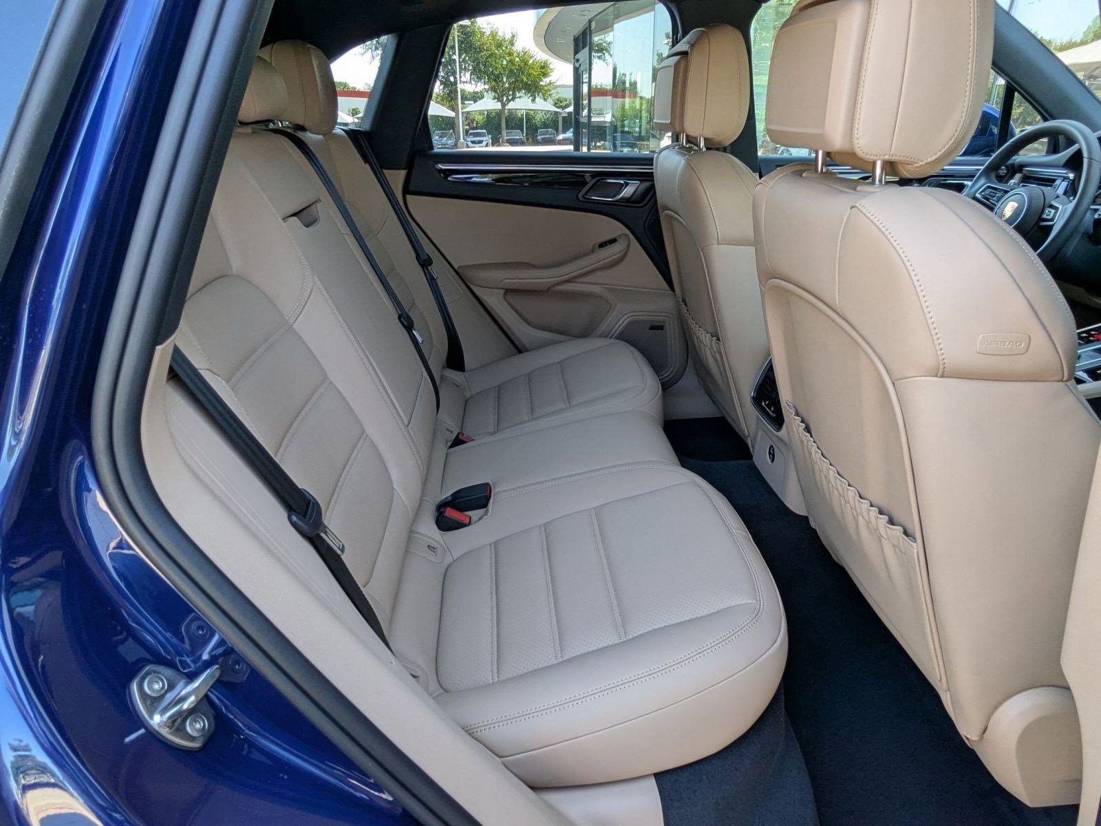 Certified 2025 Porsche Macan image 24