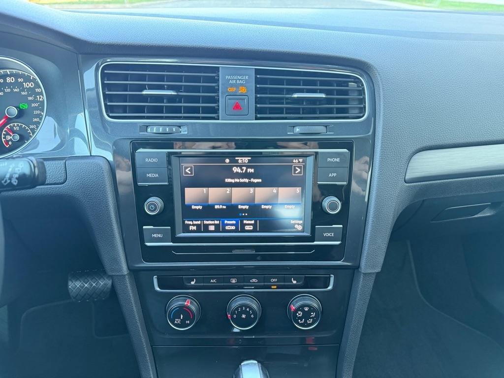 Used 2020 Volkswagen Golf 4-Door image 33