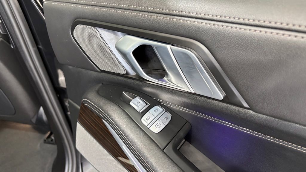 Used 2023 BMW X7 xDrive40i image 33