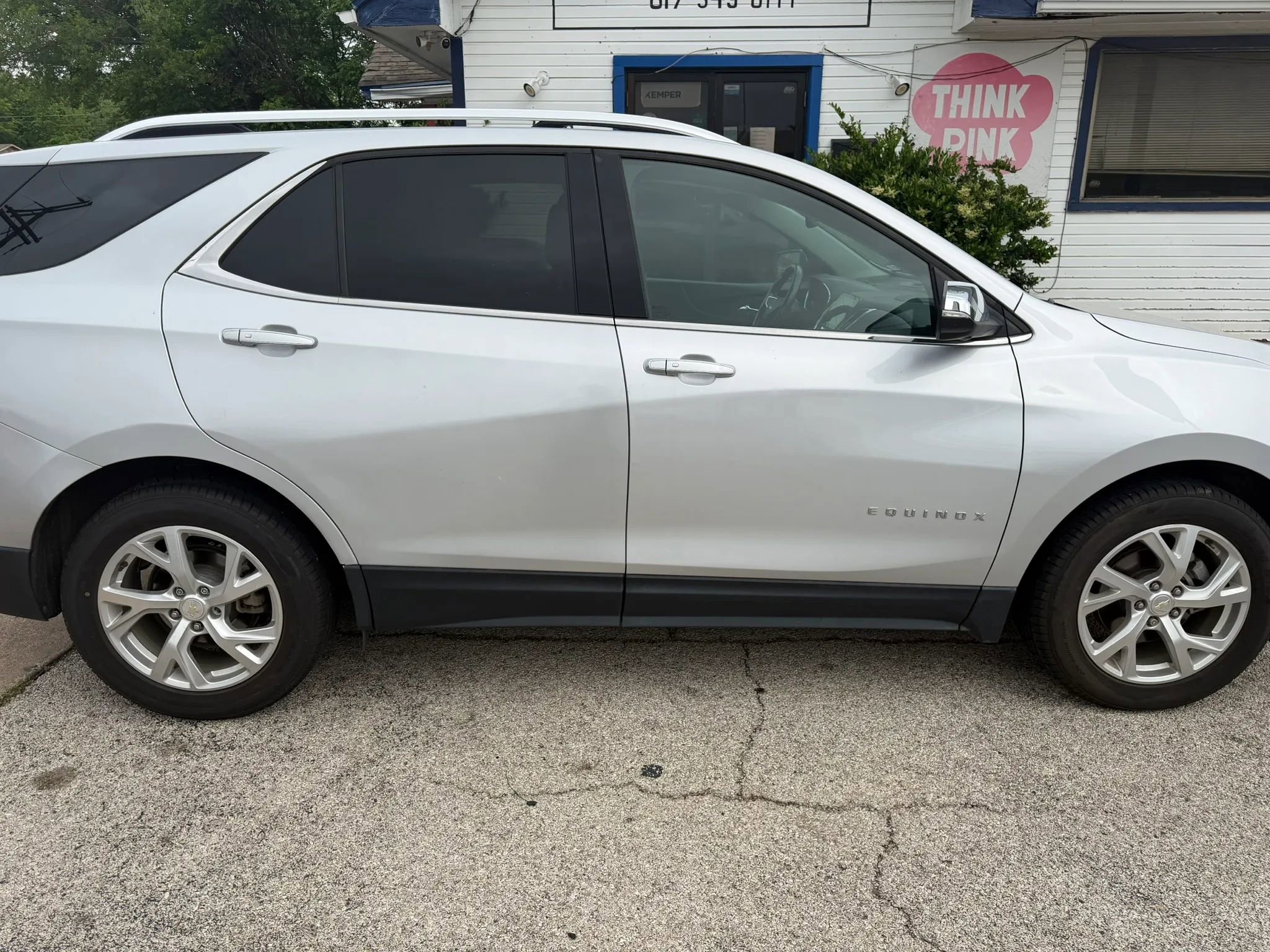 Used 2019 Chevrolet Equinox Premier FWD image 4