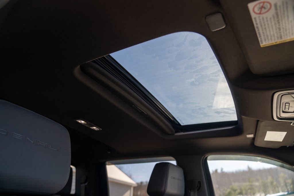 Used 2021 GMC Sierra 3500 Denali w/ Denali Black Diamond Edition image 15