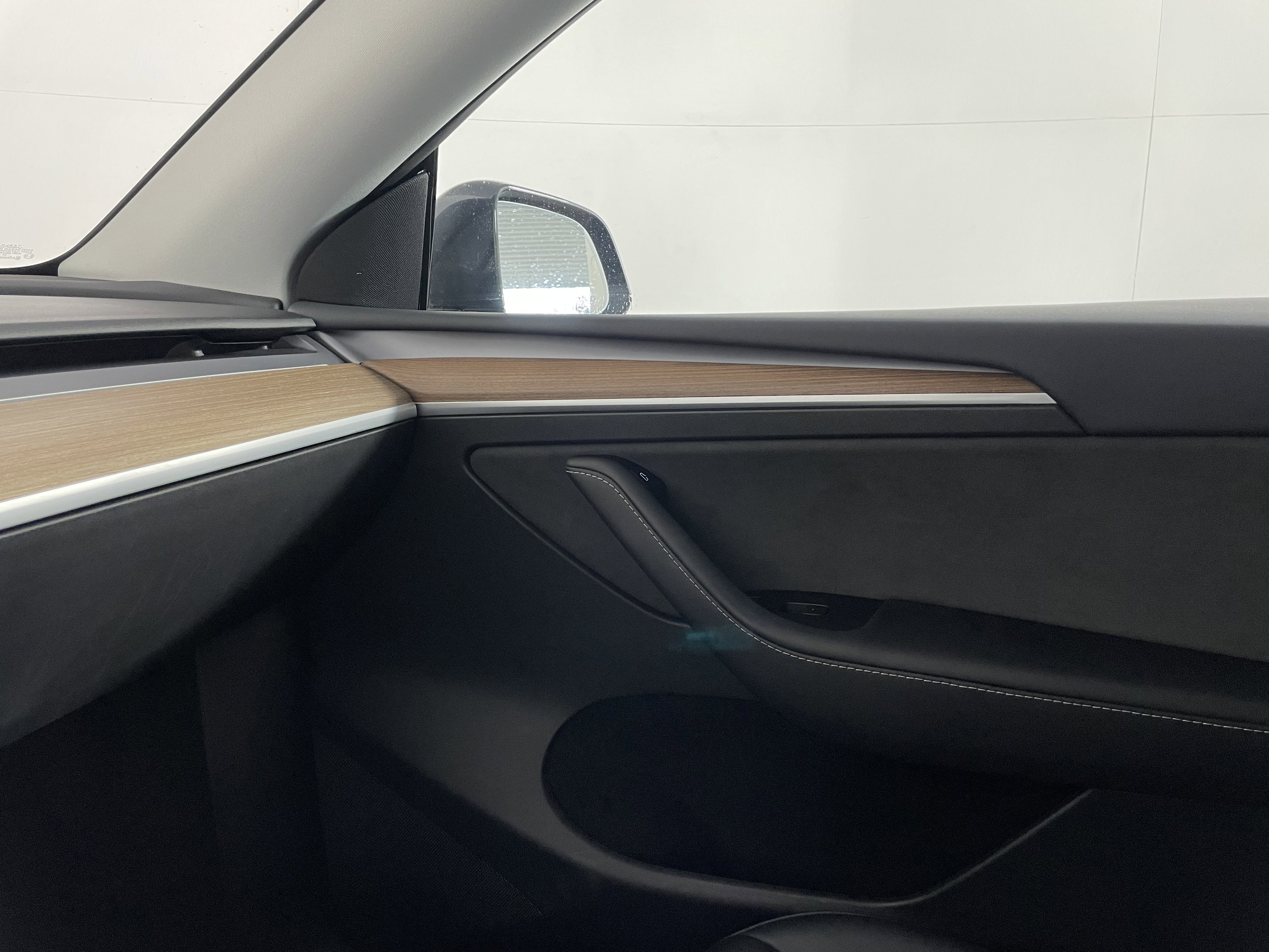 Used 2024 Tesla Model Y 2WD image 12