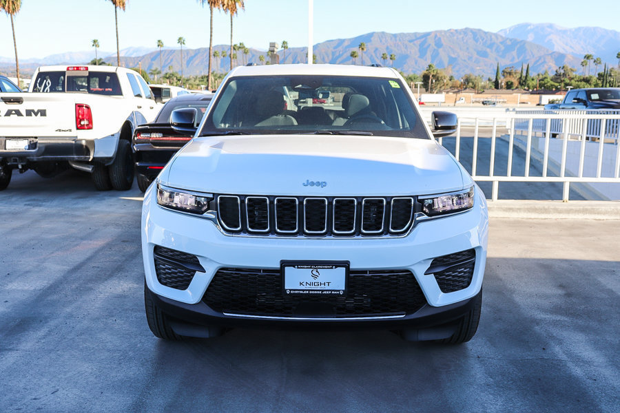New 2026 Jeep Grand Cherokee Laredo AWD/4WD image 3