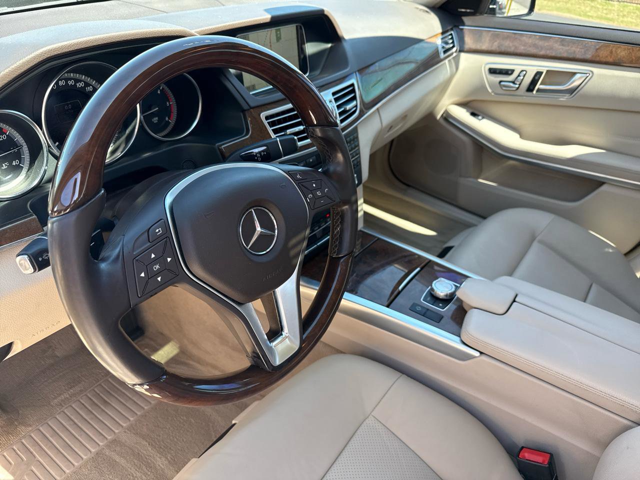 Used 2014 Mercedes-Benz E 250 BlueTEC 4MATIC Sedan image 33