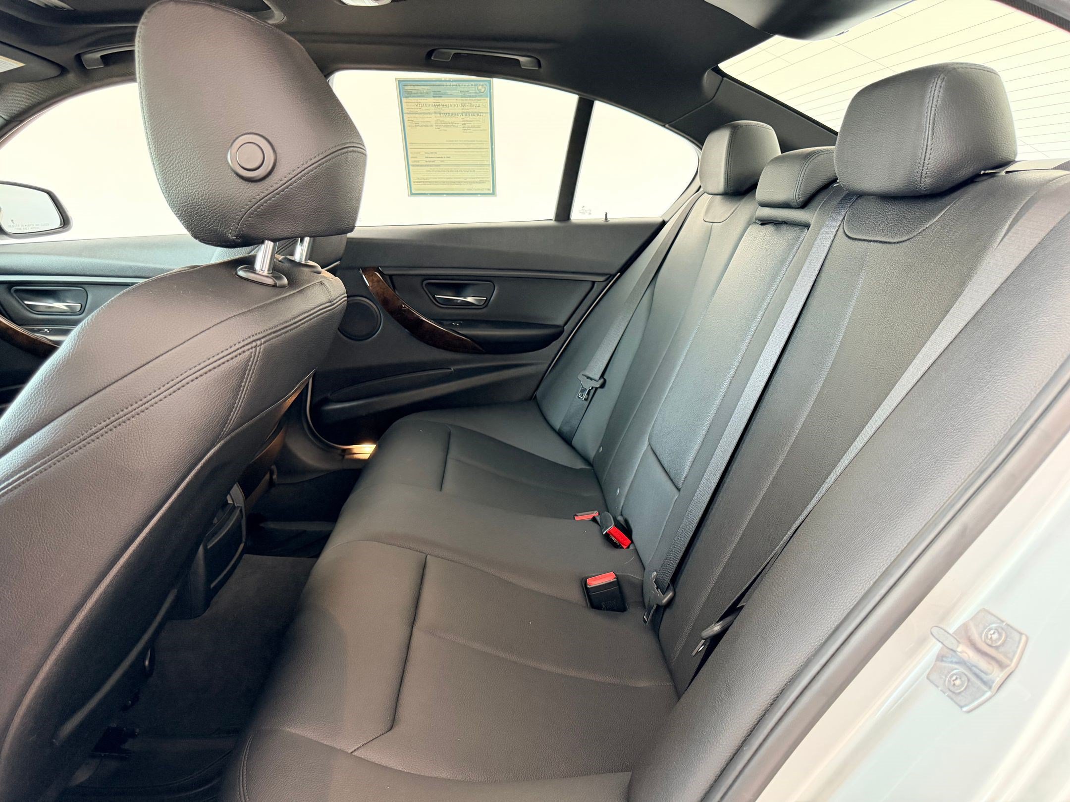 Used 2016 BMW 320i Sedan RWD image 23
