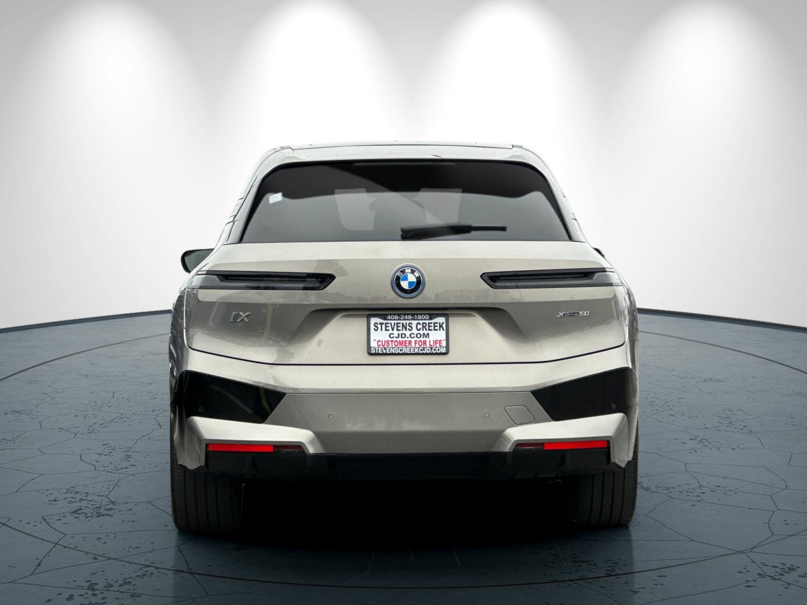 Used 2025 BMW iX xDrive50 AWD/4WD image 5