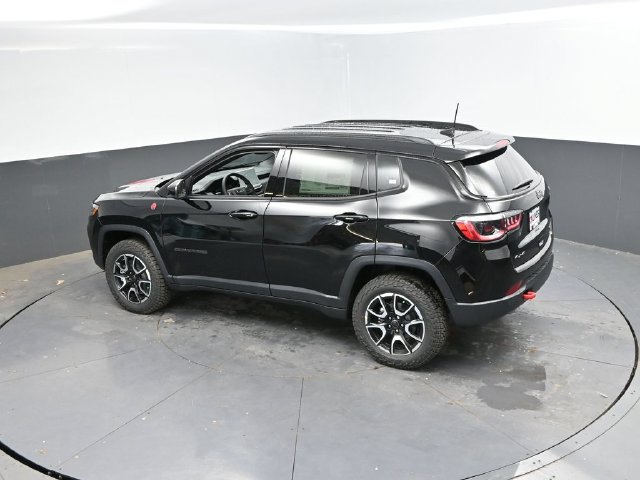 New 2026 Jeep Compass Trailhawk AWD/4WD image 36