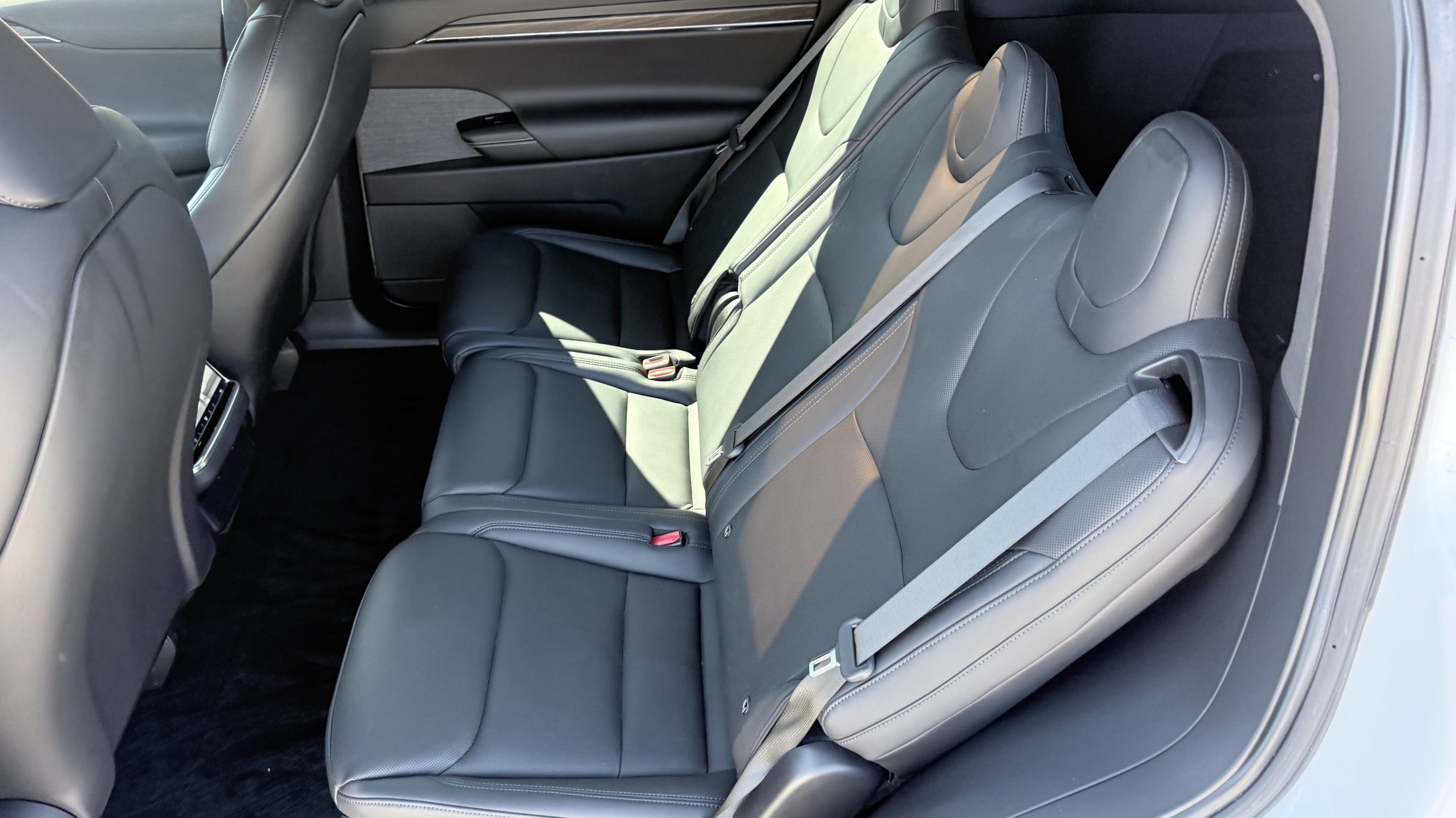 Used 2023 Tesla Model X AWD/4WD image 3