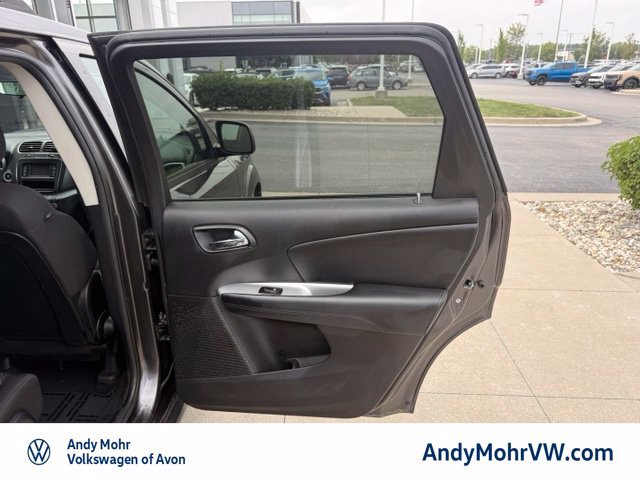 Used 2016 Dodge Journey SXT w/ Comfort/Convenience Group FWD image 16