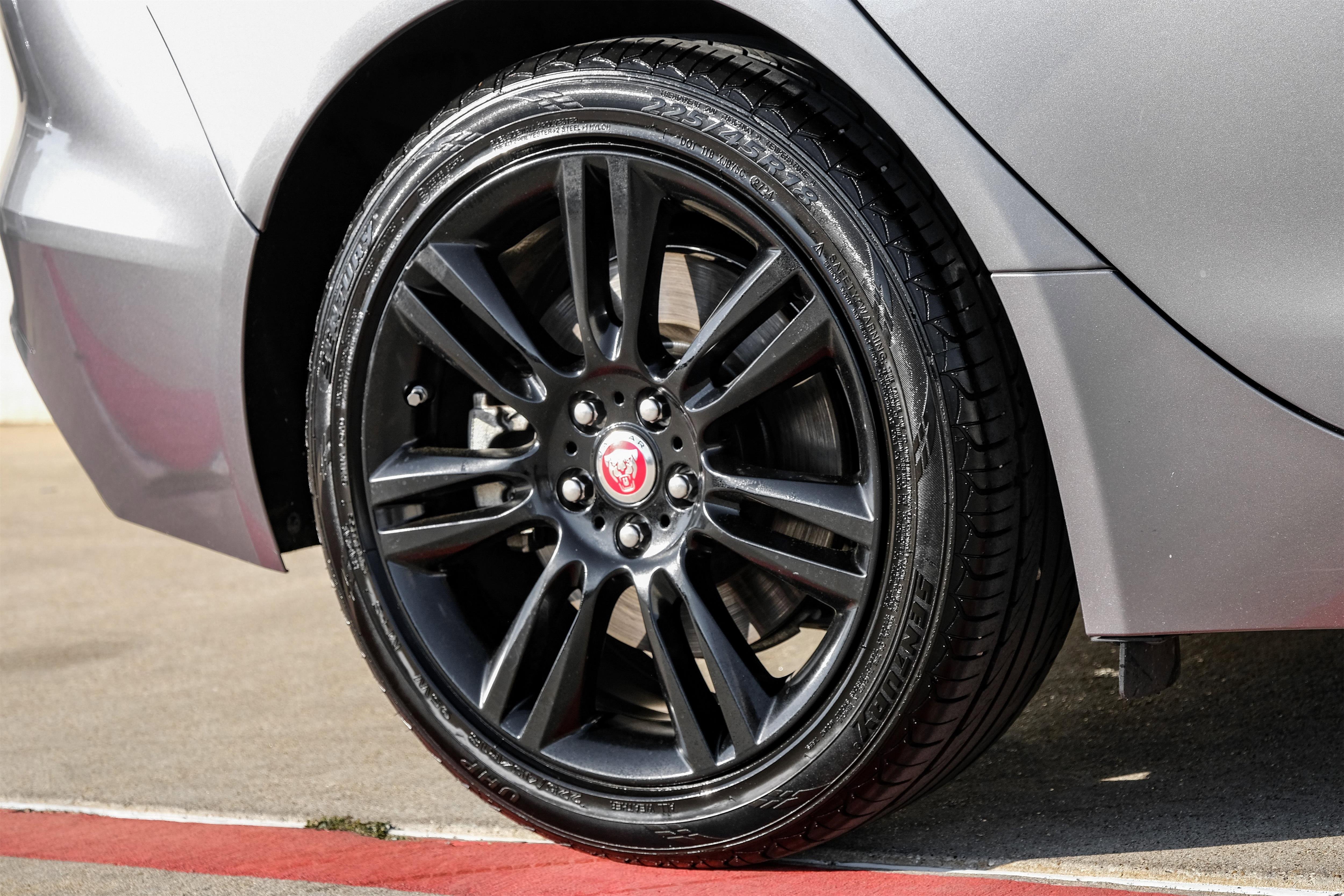 Used 2020 Jaguar XE S image 55