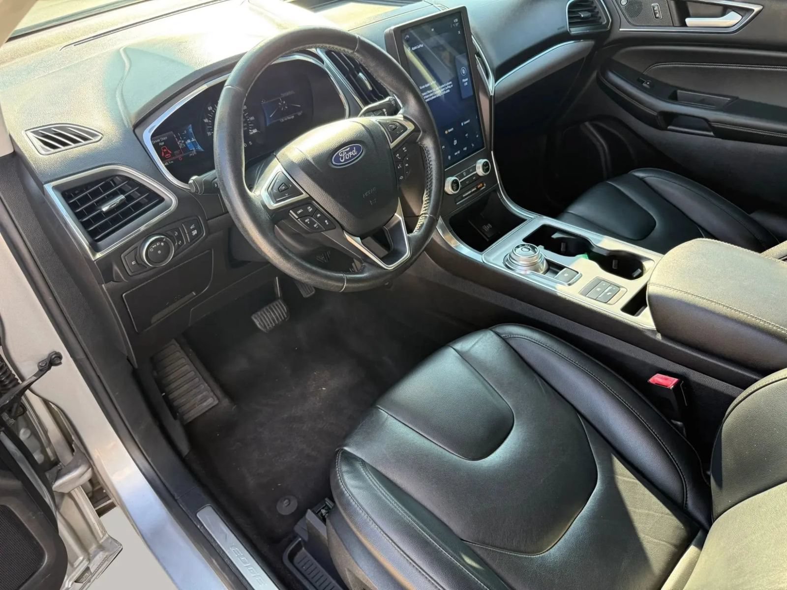 Used 2021 Ford Edge Titanium AWD/4WD image 15