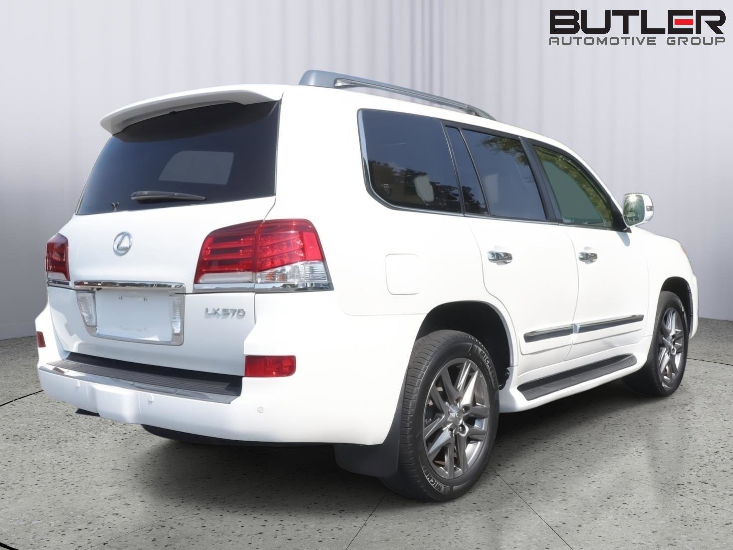 Used 2013 Lexus LX 570 4WD w/ Luxury Pkg image 7