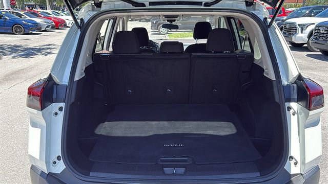 Used 2023 Nissan Rogue SV FWD image 8