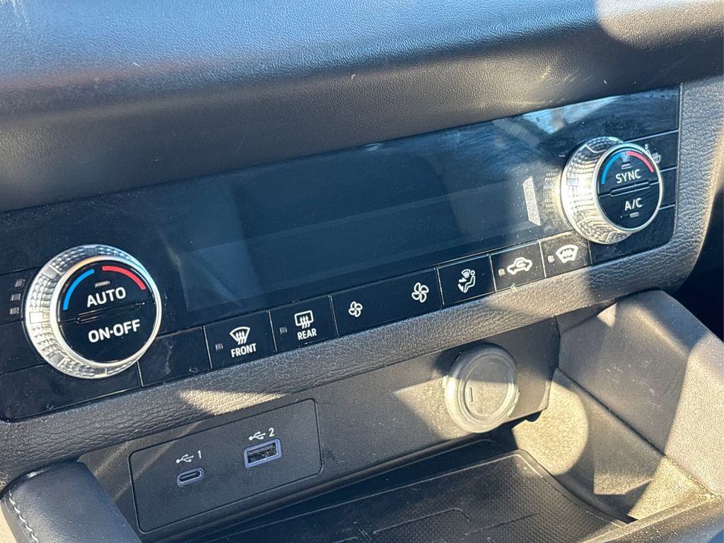 Used 2023 Mitsubishi Outlander SE image 29