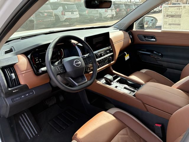 New 2026 Nissan Pathfinder Platinum FWD image 10