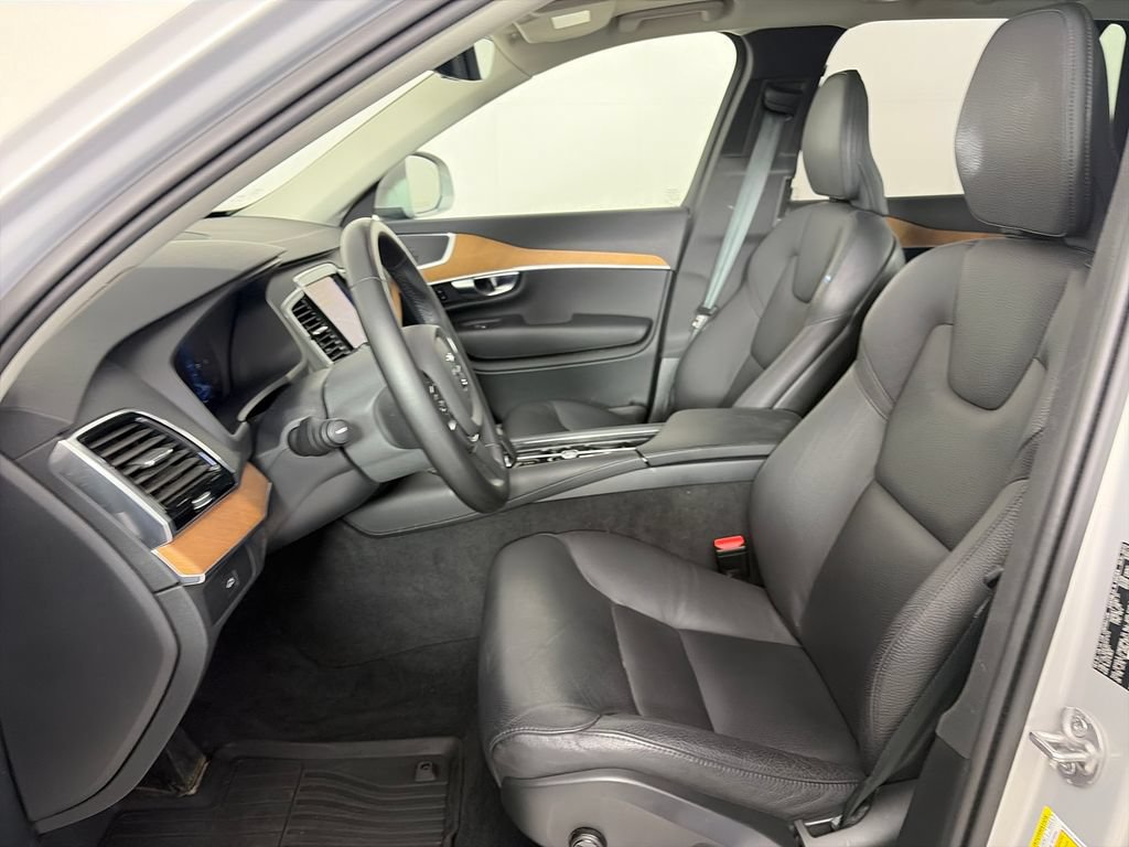 Used 2024 Volvo XC90 B5 Plus AWD/4WD image 11