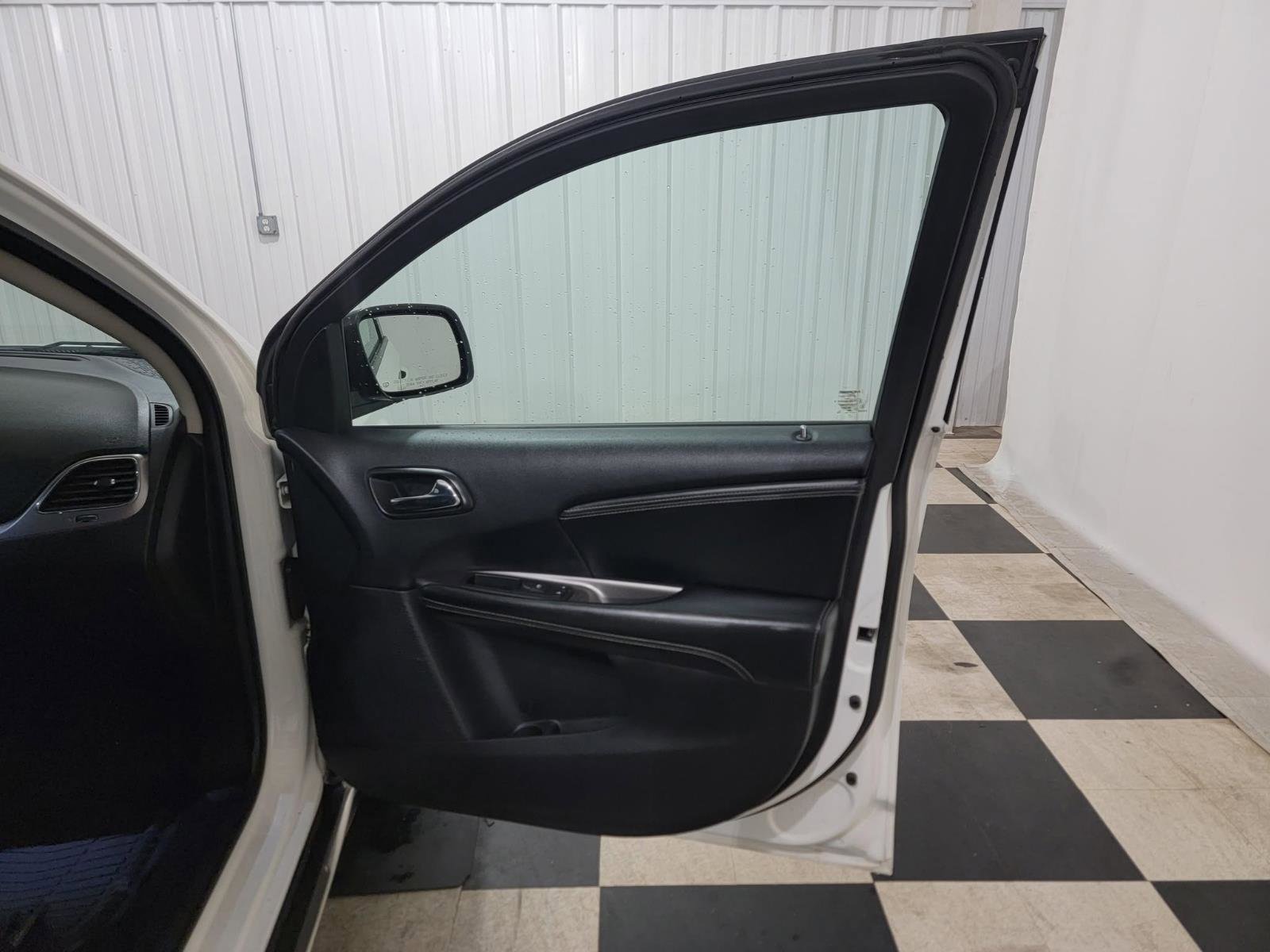 Used 2018 Dodge Journey Crossroad image 30