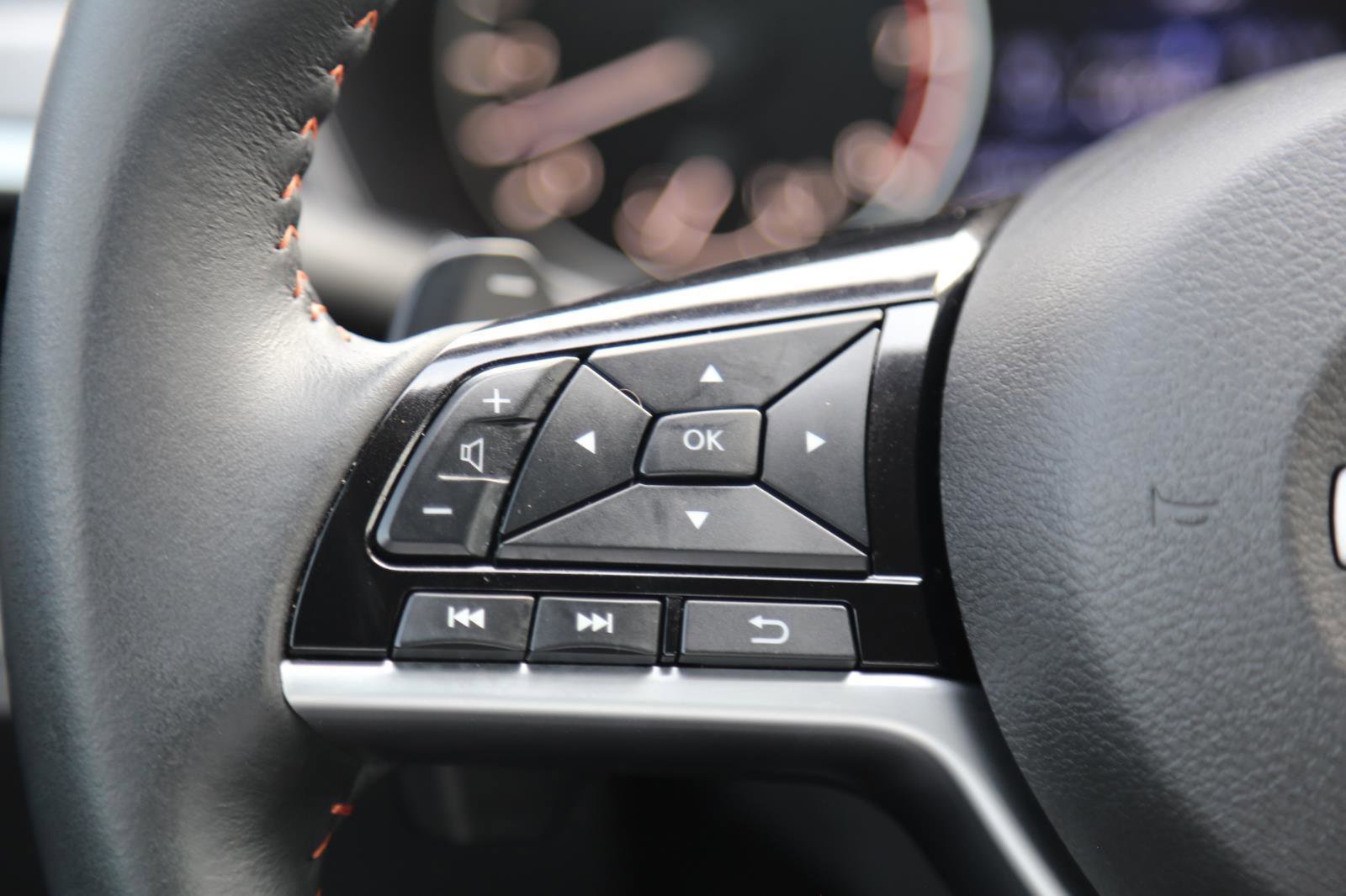 Used 2025 Nissan Altima 2.5 SR FWD image 15