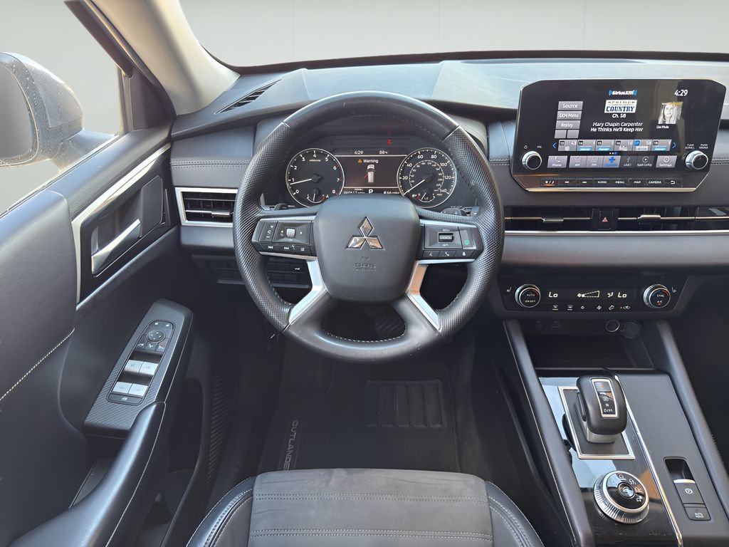 Used 2023 Mitsubishi Outlander SE FWD image 22