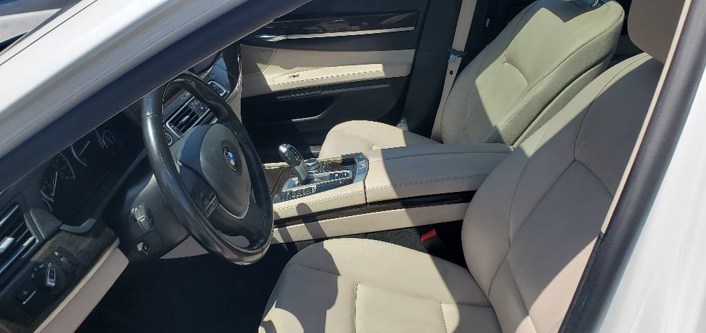 Used 2012 BMW 740Li image 22
