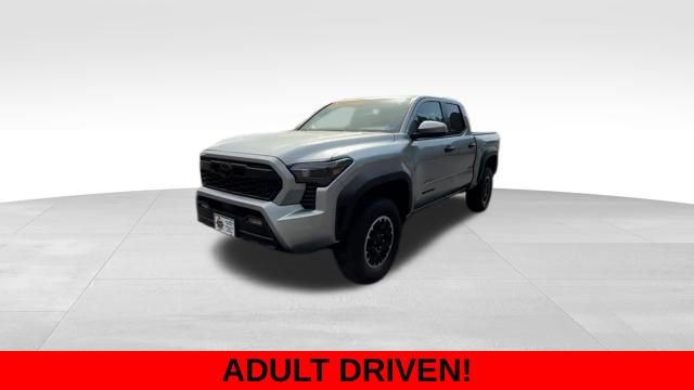 Used 2025 Toyota Tacoma TRD Off-Road w/ TRD Off Road Upgrade Package image 2