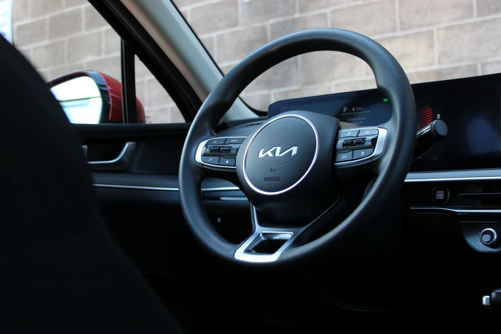 Used 2025 Kia K5 LXS FWD image 40