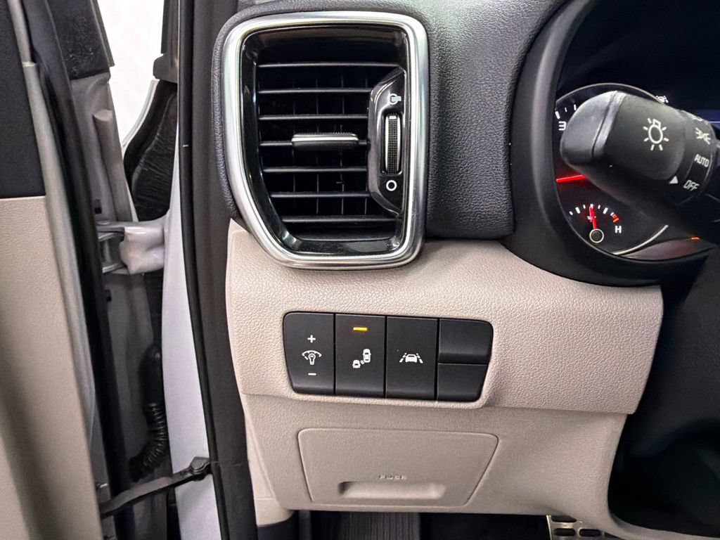 Used 2022 Kia Sportage Nightfall Edition w/ Nightfall Fwd Premium Package image 32