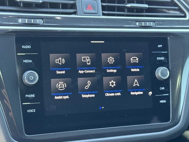 Used 2024 Volkswagen Tiguan SE R-Line image 11