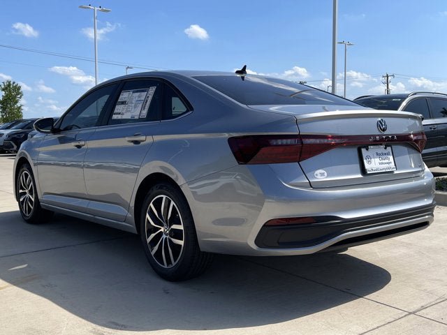 New 2025 Volkswagen Jetta SE FWD image 5