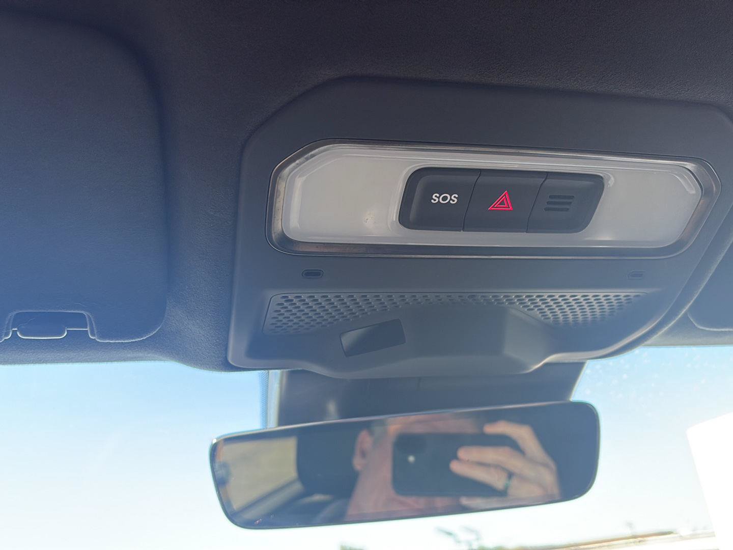 Used 2022 Rivian R1S Launch Edition AWD/4WD image 14