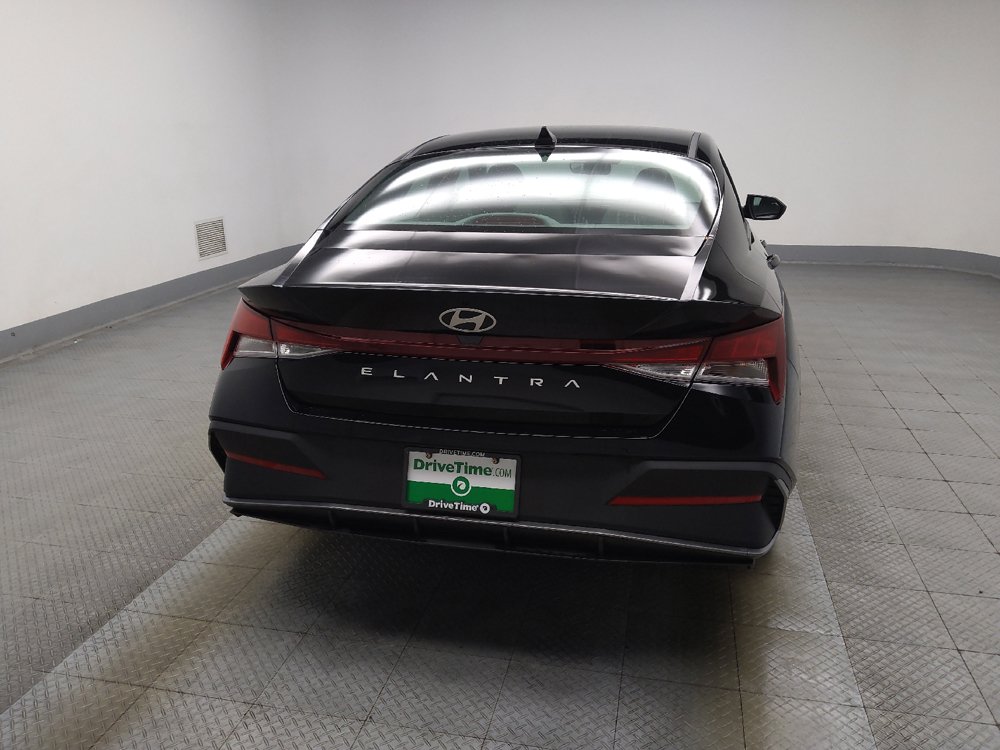 Used 2025 Hyundai Elantra SE FWD image 7