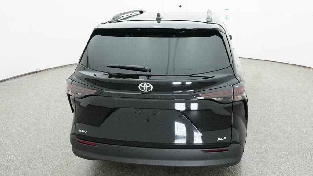 New 2026 Toyota Sienna XLE FWD image 7