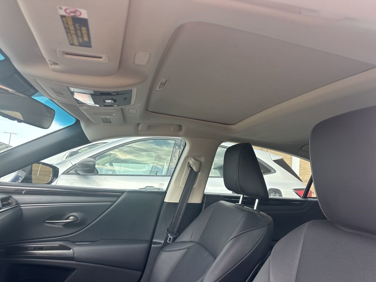 Used 2019 Lexus ES 350 w/ Premium Package image 8