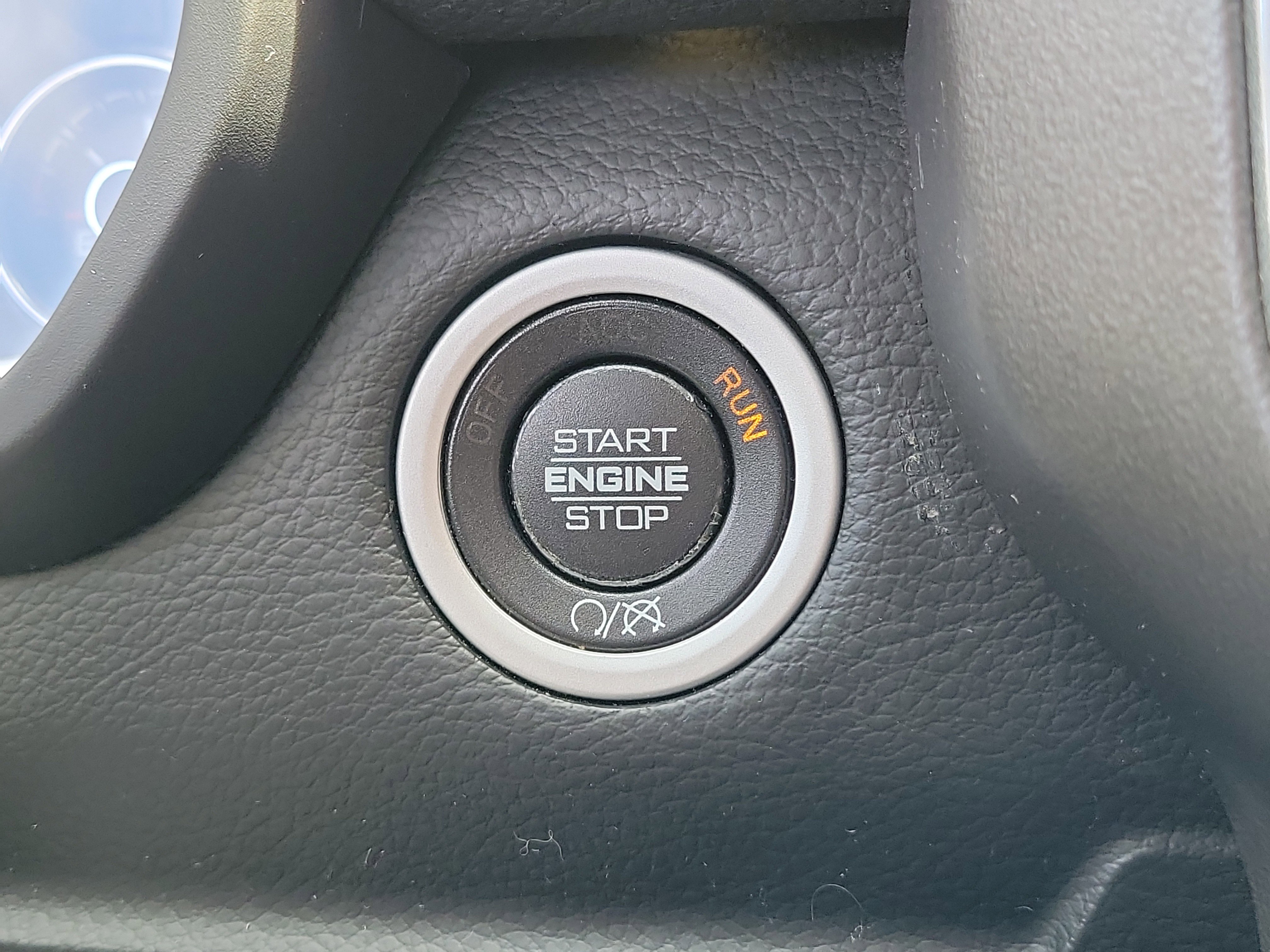 Used 2019 RAM 2500 Laramie w/ Black Appearance Package AWD/4WD image 29