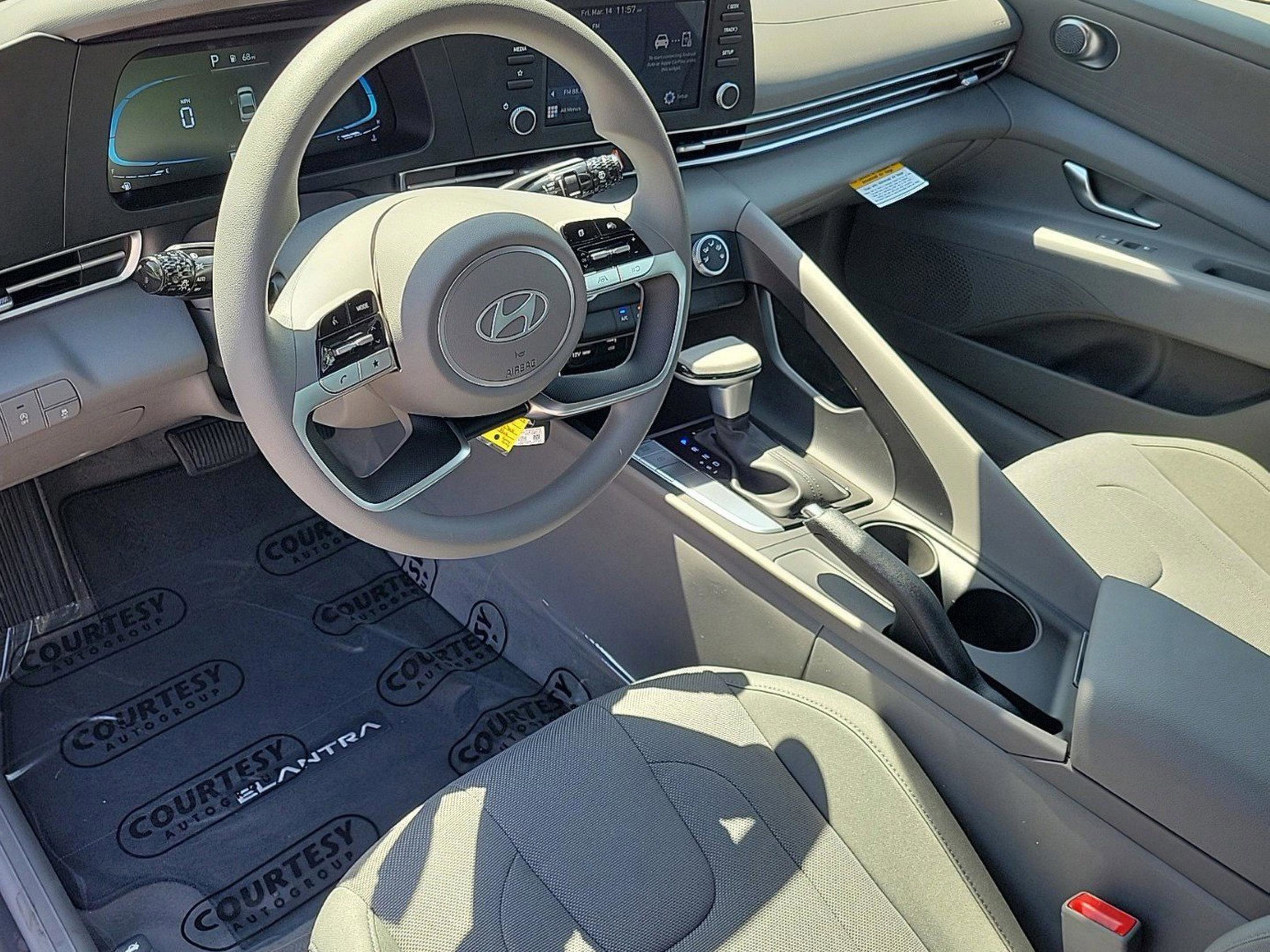 New 2026 Hyundai Elantra SE image 15