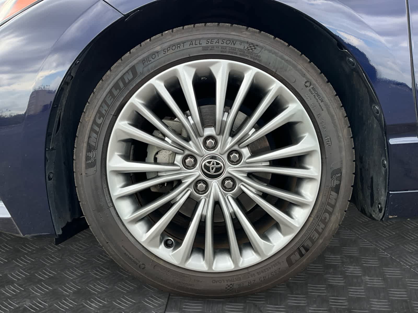 Used 2021 Toyota Avalon Limited w/ Advanced Safety Package FWD image 14