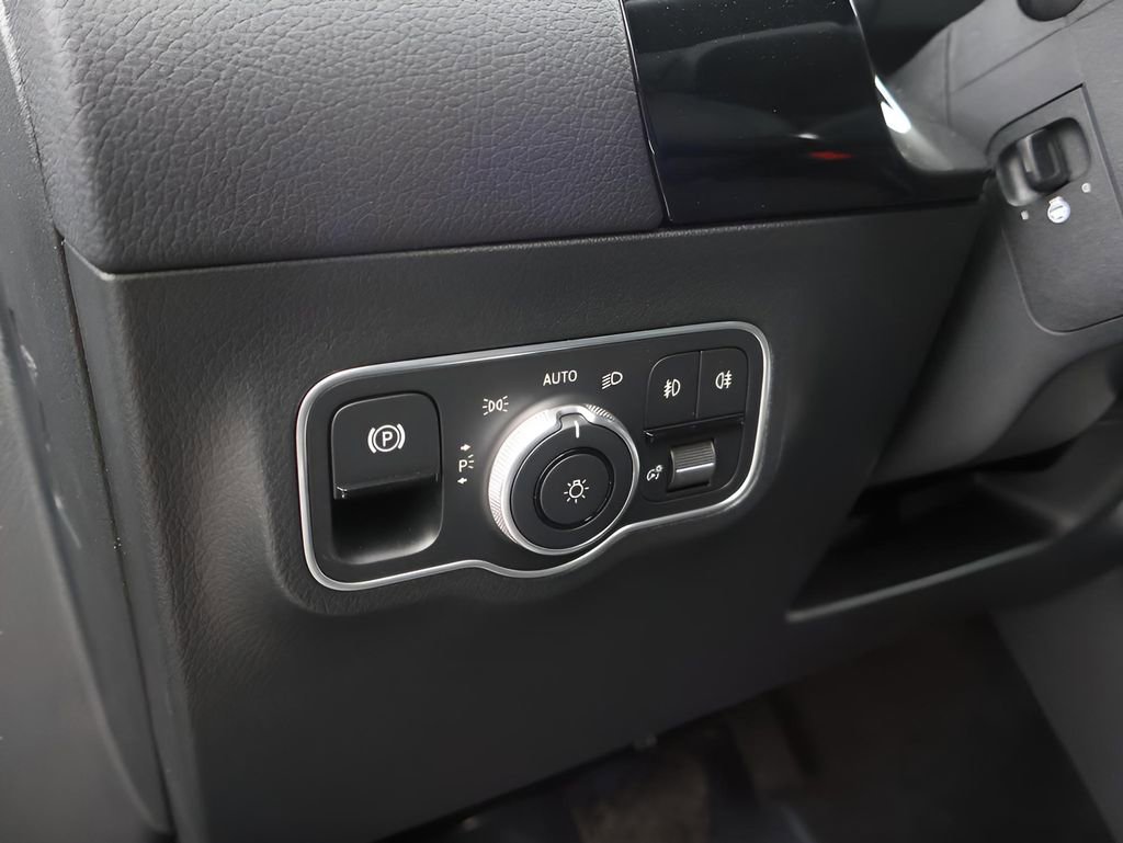 Certified 2025 Mercedes-Benz GLA 250 4MATIC image 59