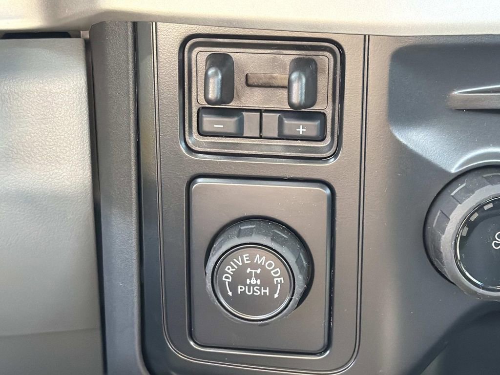 New 2026 Ford F350 XL w/ XL Chrome Package image 15