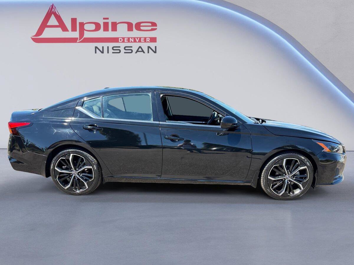 Used 2023 Nissan Altima 2.5 SR w/ SR Premium Package FWD image 6